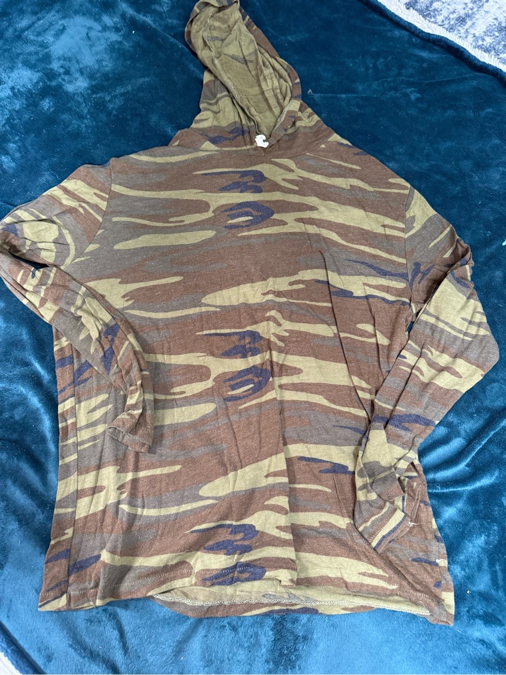 Unisex Camouflage Hooded Long-Sleeve Shirt - (XL)